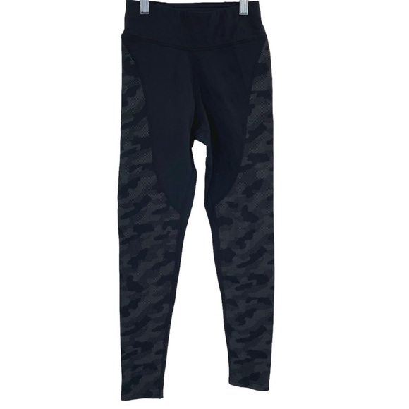 Zyia Active XS Stay Warm Reflective Mid Rise Legging Black Camo - Picture 4 of 9